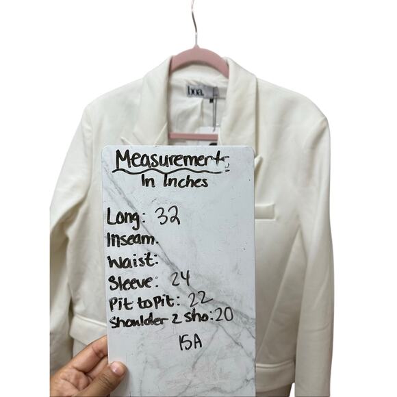 BOA Because Of Alice Boyfriend Blazer Size Medium Ivory White Oversized - Picture 6 of 13